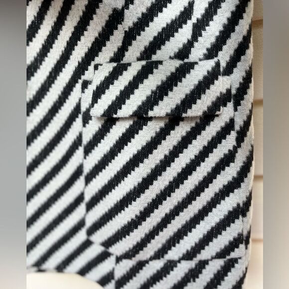 Akris black & white wool/cashmere blend, diagonal houndstooth pattern jacket, 12 - Picture 12 of 13